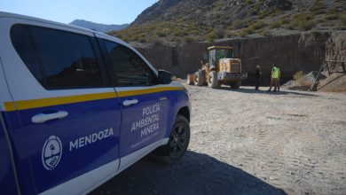 policía paraliza mina uspallata