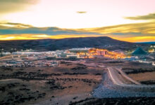 renuncia directora financiera newmont